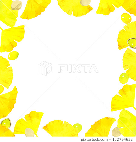 銀杏黃葉和銀杏果構成邊框。手繪水彩插畫背景，描繪了秋季植物。 132794632