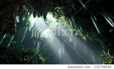 一道神秘的光芒照進水晶洞穴 一道神秘的光芒照進水晶洞穴 132794840