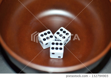 Chinchirorin: 6s (Arashi) Dice in a bowl 132794903
