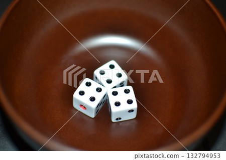 骰子碗：四個相同點數的骰子（嵐） 132794953