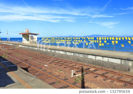 [長崎縣] 大山東站（島原鐵道），日本最靠近大海的車站，天氣晴朗 132795639