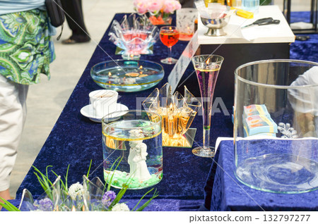 A glass art exhibition space with a rich sense of design 132797277