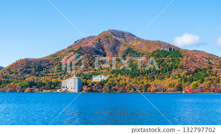 榛名山、榛名湖、神壁山（秋季） 132797702