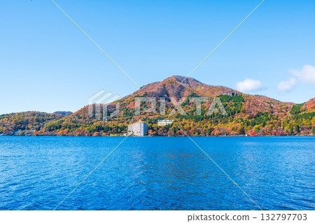 榛名山、榛名湖、神壁山（秋季） 132797703