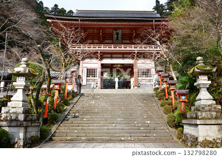 Kuramadera Niimon門 132798280