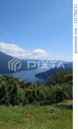 天氣晴朗時，阿什湖的景色盡收眼底。 132798511