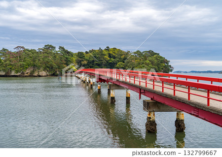 View of Fukuura Bridge over Fukuura Island in Matsushima 132799667