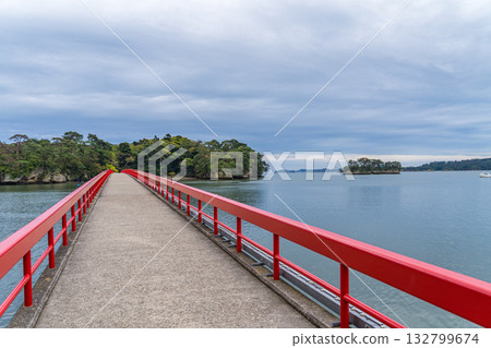 View of Fukuura Bridge over Fukuura Island in Matsushima 132799674