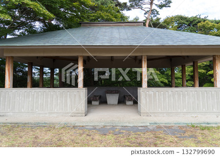 公園裡人們休息的主要房屋 公園裡人們休息的主要房屋 132799690