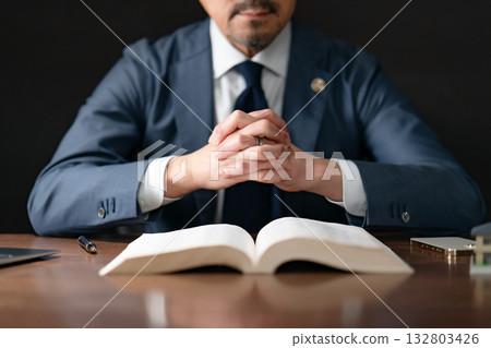 Lawyer at hand 132803426