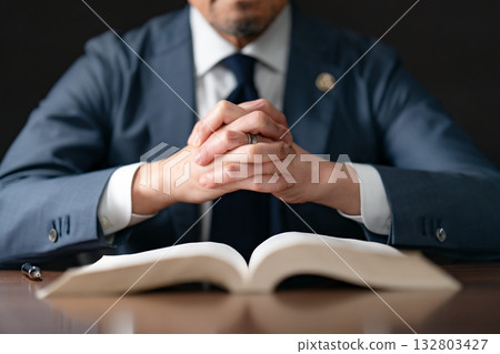 Lawyer at hand 132803427