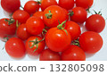 Fresh cherry tomatoes, delicious red tomatoes 132805098