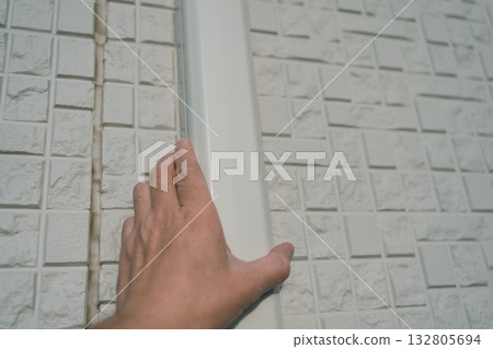 air conditioning, hand, male 132805694