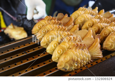 Bungeoppang, a favorite snack in winter 132806924