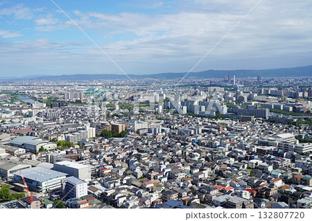大阪府吹田市 - 從高層建築看到的城市景觀，愛川，近畿高速公路（從吹田門外向東，秋季） 132807720