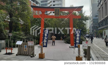Torii at Fukutoku Shrine in Nihonbashi Muromachi Torii at Fukutoku Shrine in Nihonbashi Muromachi 132808888