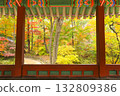 A palaces with beautiful autumn foliage 132809386