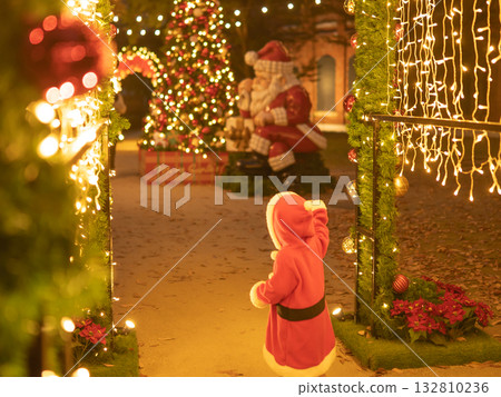 Christmas park and children Christmas park and children 132810236