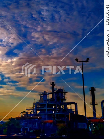 工廠和晨空 132810341