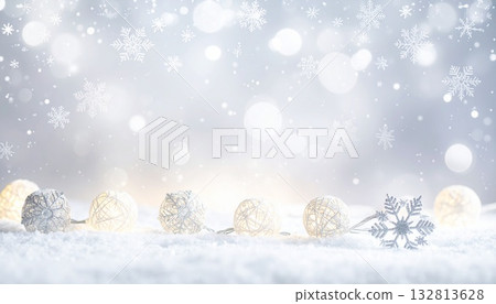 夢幻般的白色聖誕背景，閃爍著銀光 132813628