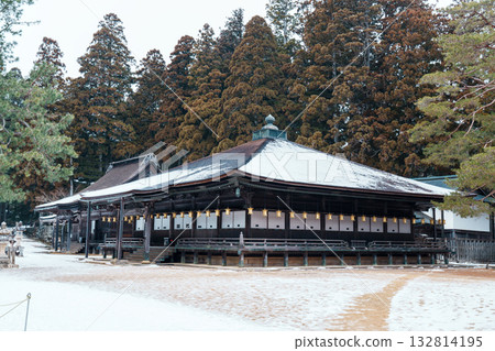 雪中的高野山、團上伽藍、禦榮堂 132814195
