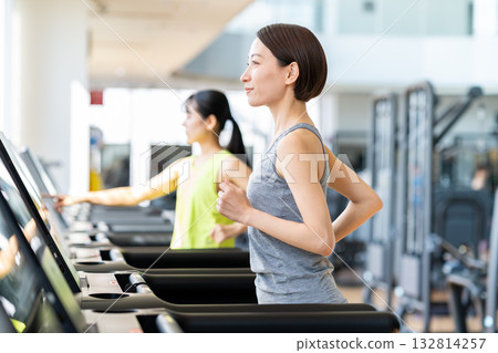A middle-aged woman running at the gym. Photo courtesy of Sports Club & Sauna Spa Renaissance Makuhari 24 A middle-aged woman running at the gym. Photo courtesy of Sports Club & Sauna Spa Renaissance Makuhari 24 132814257