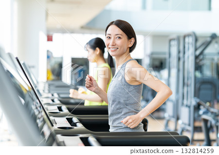 A middle-aged woman running at the gym. Photo courtesy of Sports Club & Sauna Spa Renaissance Makuhari 24 A middle-aged woman running at the gym. Photo courtesy of Sports Club & Sauna Spa Renaissance Makuhari 24 132814259