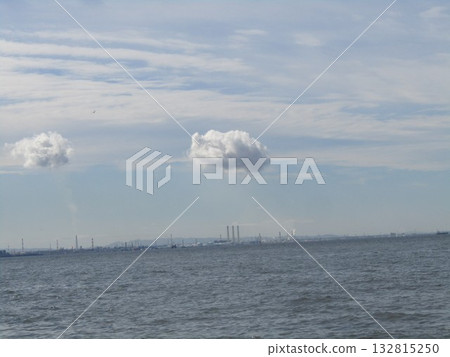 Blue sky and white clouds at Inage coast 132815250