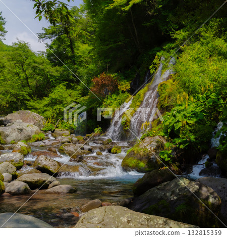Doryu Falls on the Kawamata River, Yatsugatake Highlands, Yamanashi, Japan Doryu Falls on the Kawamata River, Yatsugatake Highlands, Yamanashi, Japan 132815359