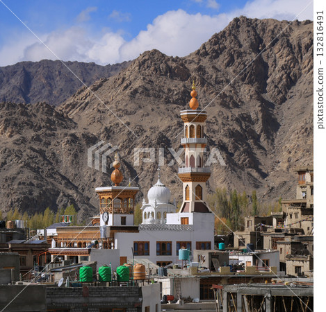 Beautiful ancient Jama Masjid Mosque, Leh, India. 132816491