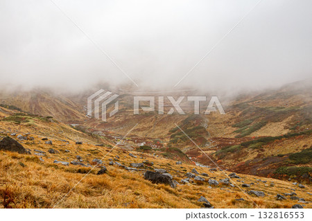 Murodo Plain in autumn with clouds Murodo Plain in autumn with clouds 132816553