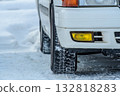 Image of studless tires on a car running on a snowy road Asahikawa City, Hokkaido 132818283