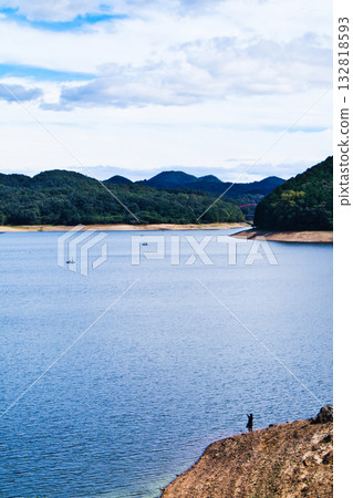 A smelt fishing boat floating on Iruka Pond in Inuyama City, Aichi Prefecture A smelt fishing boat floating on Iruka Pond in Inuyama City, Aichi Prefecture 132818593