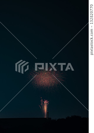 A view of the Iwata Summer Festival fireworks display in Iwata City from a high vantage point (Shizuoka Prefecture) A view of the Iwata Summer Festival fireworks display in Iwata City from a high vantage point (Shizuoka Prefecture) 132820770