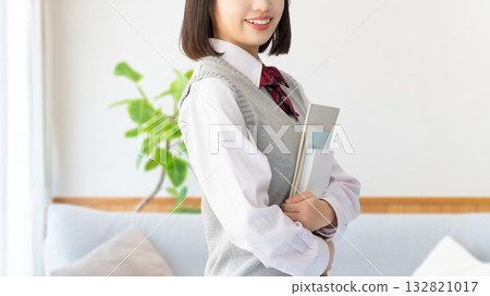 考試生/穿制服的女高中生 132821017