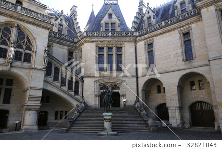 Chateau de Pierrefonds, Pierrefonds, Oise, France Chateau de Pierrefonds, Pierrefonds, Oise, France 132821043