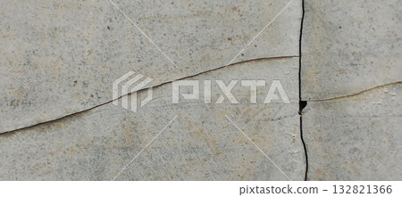 Cracked concrete wall Cracked concrete wall 132821366