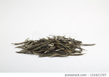 Real olive green fallen leaves, isolated on white background, close-up flat lay top view. 132821707