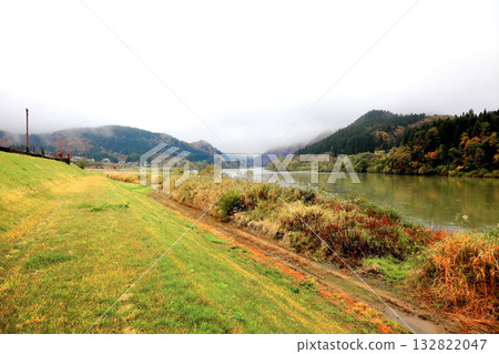 Mogami River Boat Ride Autumn Leaves Mogami River Boat Ride Autumn Leaves 132822047