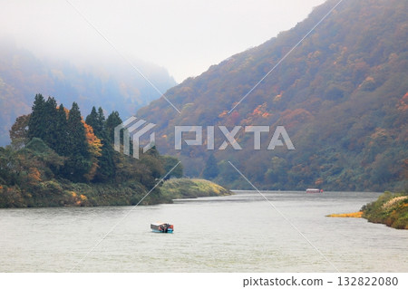 Mogami River Boat Ride Autumn Leaves Mogami River Boat Ride Autumn Leaves 132822080
