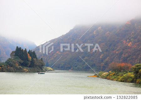 最上川遊船賞秋葉 最上川遊船賞秋葉 132822085
