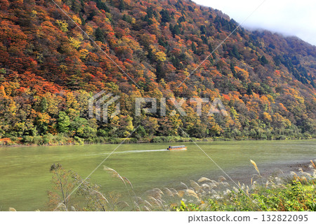 Mogami River Boat Ride Autumn Leaves 132822095