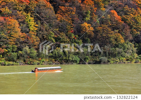 最上川遊船賞秋葉 132822124