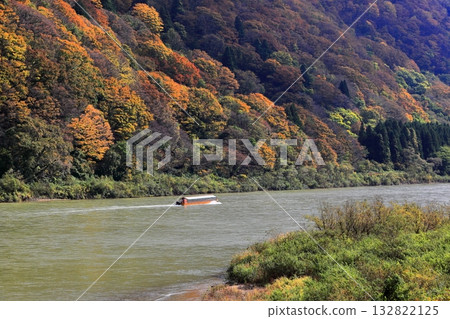 最上川遊船賞秋葉 132822125