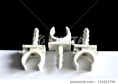 Plastic pipe clamps 132822748