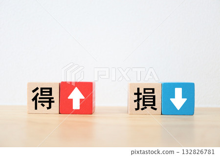 用於比較盈虧的模組以及上下箭頭。 用於比較盈虧的模組以及上下箭頭。 132826781