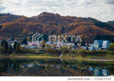 Autumn leaves in Nishiwaga Town, Iwate Prefecture Autumn leaves in Nishiwaga Town, Iwate Prefecture 132827352