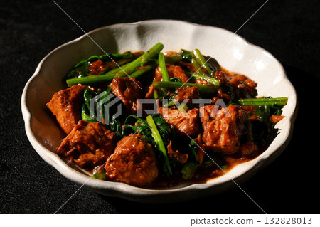Stir-fried mackerel and spinach 132828013