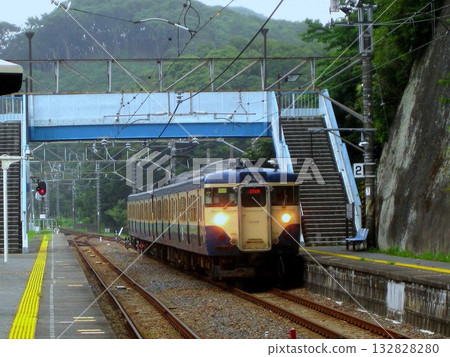 September 11, 2008, Uchibo Line Takeoka Station, 113 series Sky blue 132828280