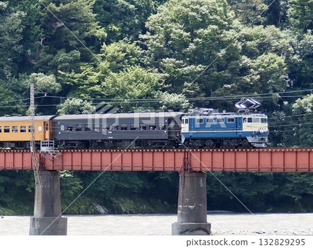Oigawa Railway Express Kawakaze No. 1 Fuji Headmark Nukuri Station - Kawane Onsen Sasamado Station Cut 3 Oigawa Railway Express Kawakaze No. 1 Fuji Headmark Nukuri Station - Kawane Onsen Sasamado Station Cut 3 132829295